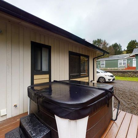 By The River Nehalem Bagian luar foto